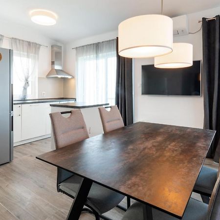 Vila Apartments Marina Blato  Eksteriør billede