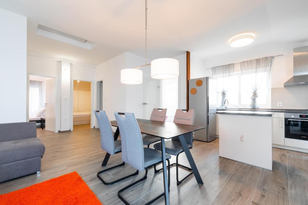 Vila Apartments Marina Blato  Eksteriør billede